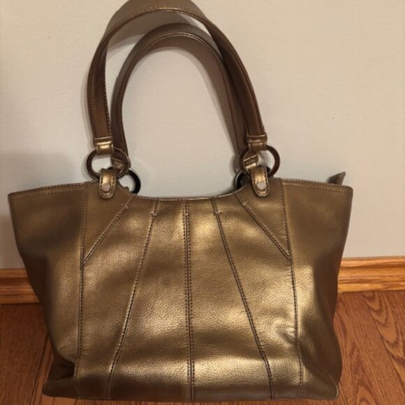 Lovely Tommy Hillfiger Bag - Picture 2 of 8